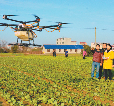 无人机“种地”