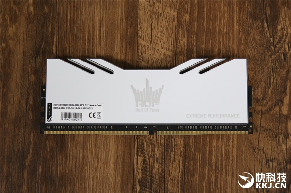 3600MHz！影驰名人堂EXTREME内存开箱图赏：纯白信仰