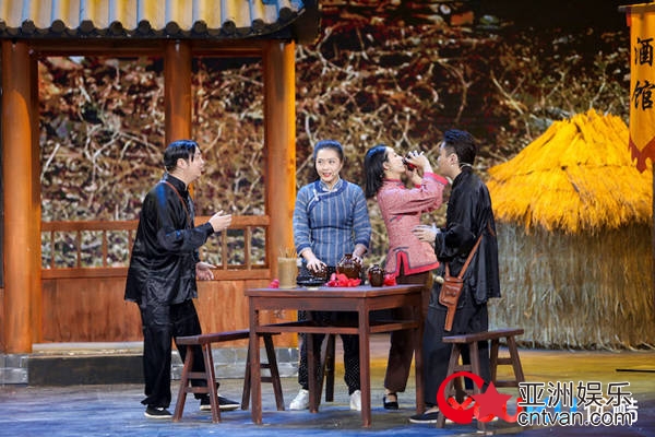 贾冰搭档“贾玲”夺冠 《欢乐喜剧人4》再掀收视热潮