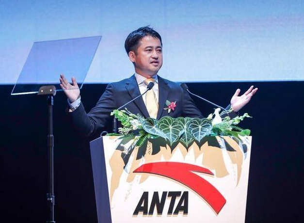 另眼看服装|开店、关店、IPO... 他们能否靠这些逆袭?