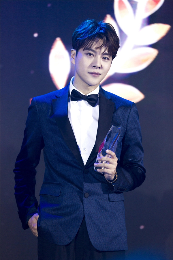 徐海乔斩获最受欢迎男演员奖 用作品证明自己