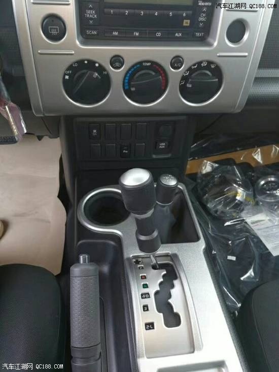 17款丰田FJ酷路泽4.0自动4驱中东版体验