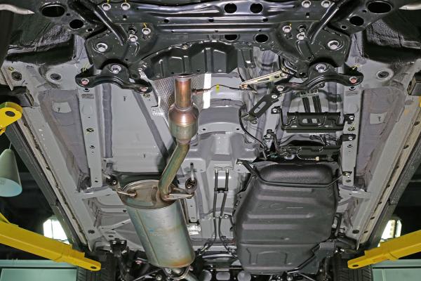 一汽丰田RAV4荣放拆解见证：多方面安全防护细致到位