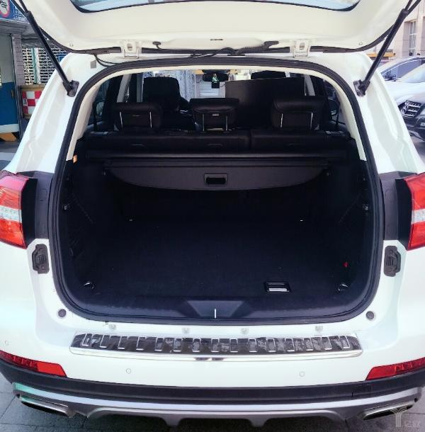 独家试乘领骏科技无人车：甩掉顶部激光雷达后，L4自动驾驶该怎么跑？