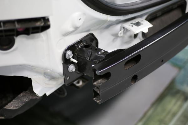 一汽丰田RAV4荣放拆解见证：多方面安全防护细致到位