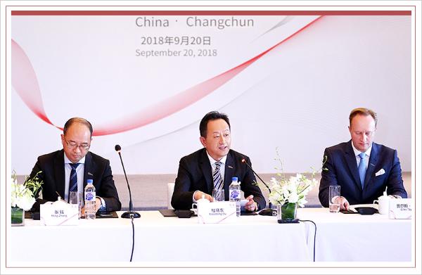 英伦范遇上中国风 贾尔斯·泰勒给红旗带来什么