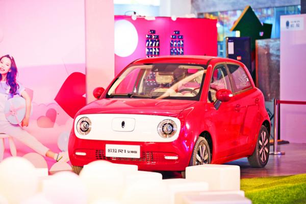 欧拉女神“自动驾驶”到上海车展