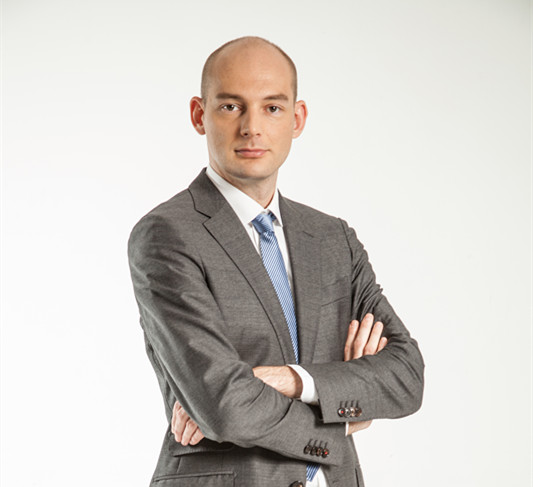 对于汽车“眼”技之变 海拉这样说！ ——访海拉亚太区车灯事业部执行副总裁 Andreas Rummert