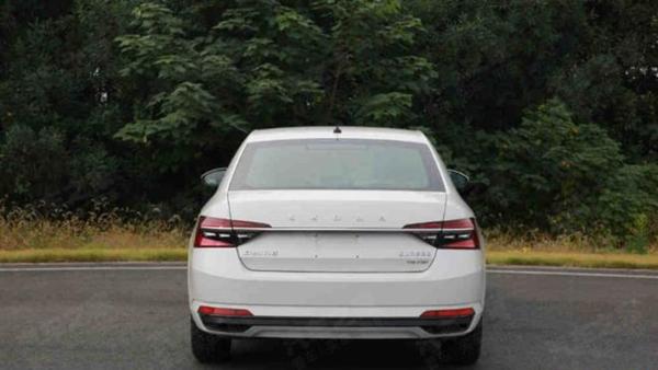 新款斯柯达速派预告图发布 预计年内国产上市