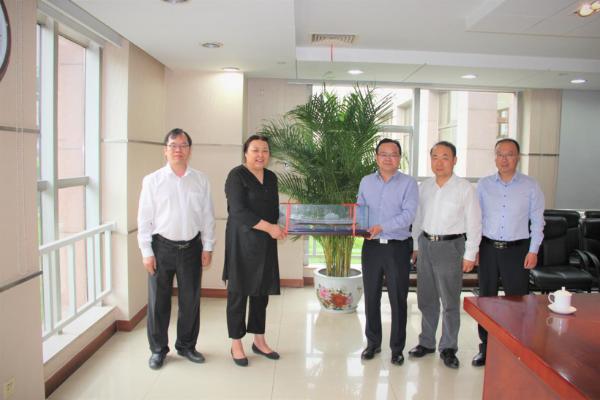 中船重工718所李俊华所长率队到访长城汽车