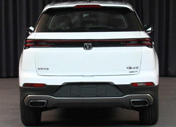 全新长安CS55申报图 配贯穿LED尾灯 油耗6.8L