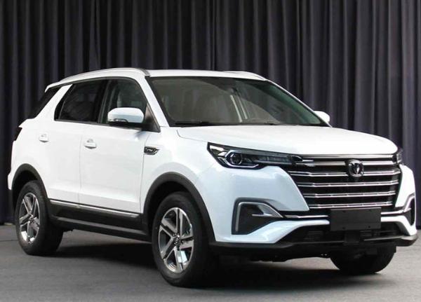 全新长安CS55申报图 配贯穿LED尾灯 油耗6.8L