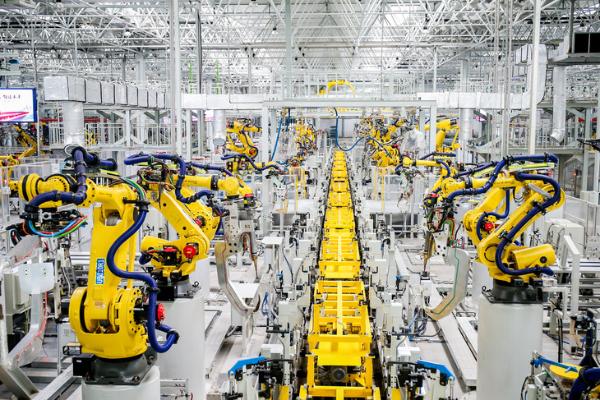 投资45亿 长城皮卡+越野车专属工厂落成 首款车“炮”皮卡下线