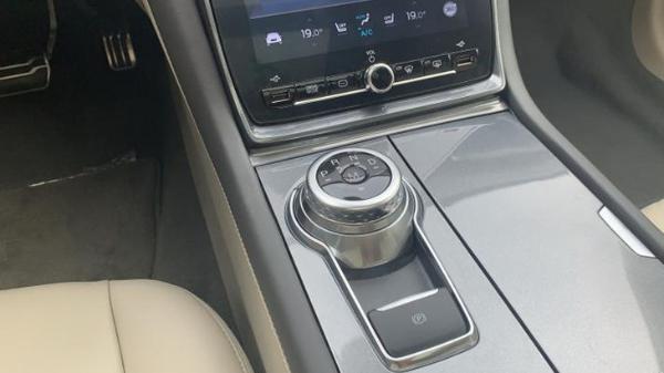 长安福特新款金牛座售价22.89万起 轴距超亚洲龙/换装8AT变速箱