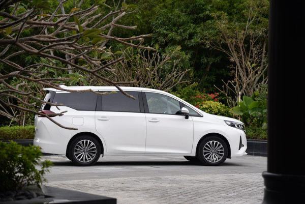 广汽传祺GM6国六版车型正式上市 售10.98-15.98万 搭7速双离合变速箱