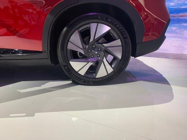 广汽新能源Aion LX预售25万起 续航650km/加速仅3.9s