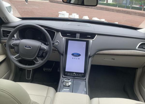 长安福特新款金牛座售价22.89万起 轴距超亚洲龙/换装8AT变速箱