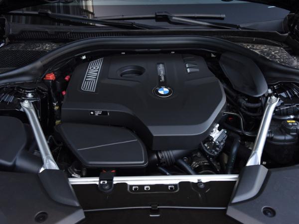 宝马新款5系最快9月底上市 外观小改/配7系液晶仪表