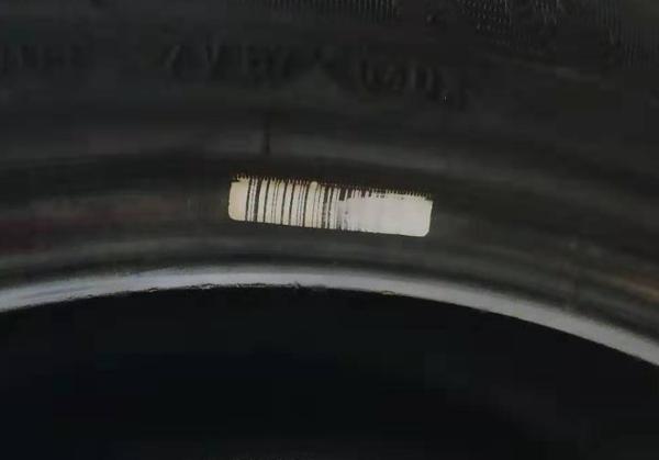 扫码辨真假？米其林轮胎二维码被损毁“重现江湖”