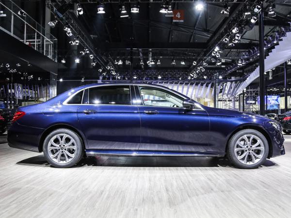 新款奔驰E级正式上市 售44.28-62.38万元 配置升级