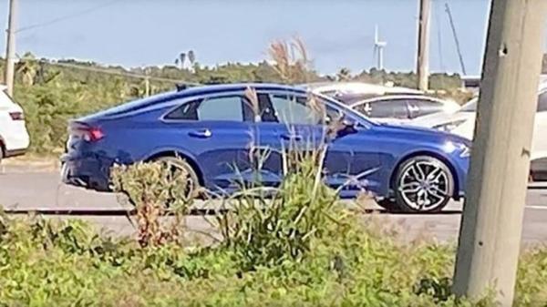 起亚全新K5无伪装谍照曝光 运动感提升/明年上半年上市