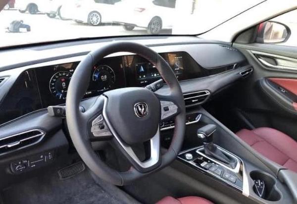 长安逸动PLUS今日正式首发 两种前脸造型/于2020年3月上市