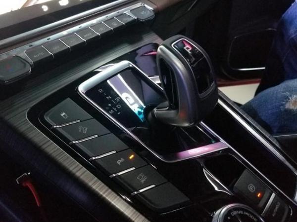 拉低售价区间 博越PRO新增1.8T入门版本 售12.68万元