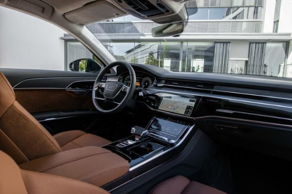 约合人民币64.47万元起 2020款奥迪A8 60 TFSI e海外上市