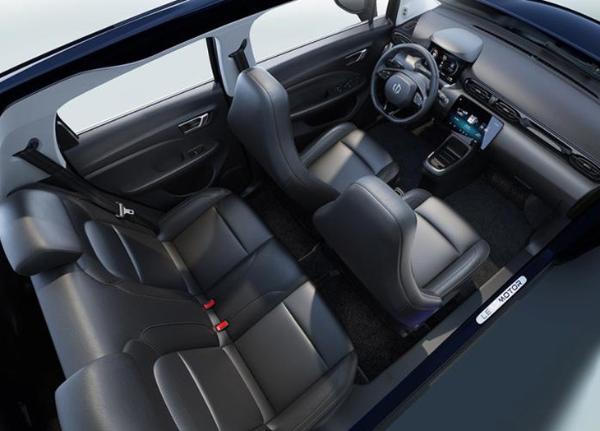 零跑T03内饰官图发布 造型简约、时尚 今年4月陆续交付