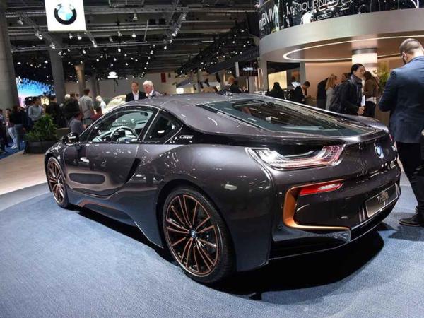 宝马i8极夜流星限量版车型上市 售202.8万元