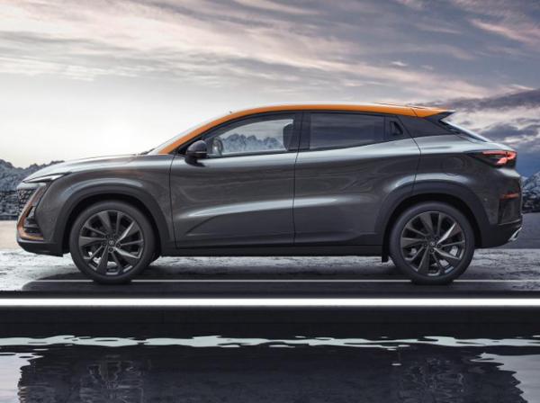 长安全新轿跑SUV UNI-T消息 将6月份上市 轴距超马自达CX-4