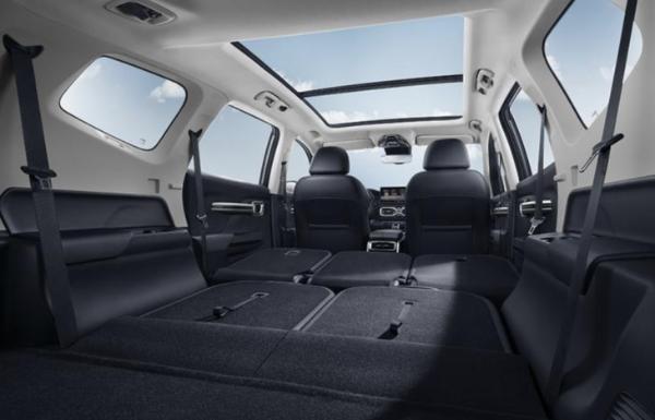 吉利豪越将于4月28日亮相 首款中型SUV/两种座椅布局可选
