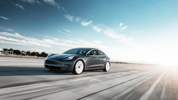 特斯拉下“狠手”：Model 3起售价低至27.155万元，未来或再降价