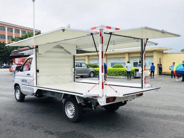 最便宜仅需5.58万元 五菱荣光带你去摆地摊