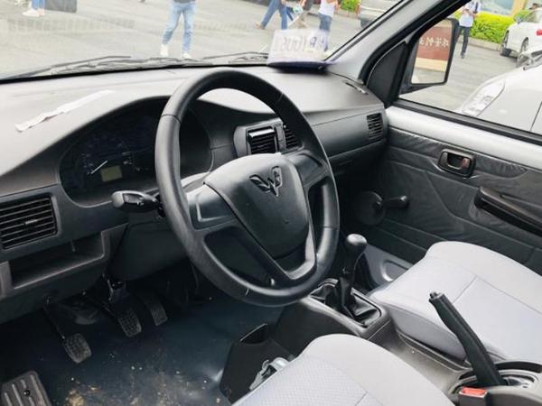 最便宜仅需5.58万元 五菱荣光带你去摆地摊