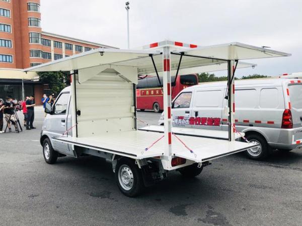 最便宜仅需5.58万元 五菱荣光带你去摆地摊