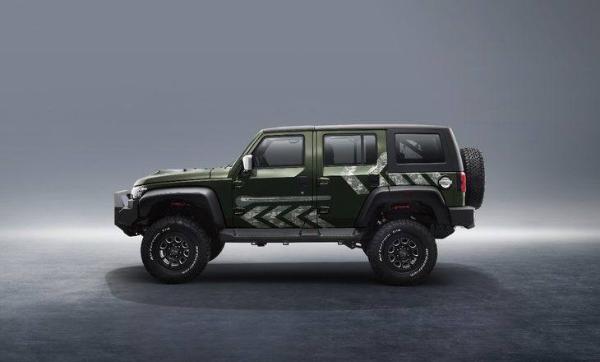 北京BJ40雨林穿越版将7月份上市 预售28万元 配绿色车身涂装