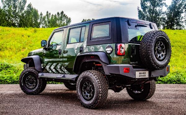 售26.99万元 北京BJ40雨林穿越版上市/原厂改装套件