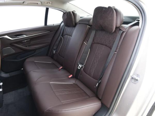 豪华中大型车宝马5系和奥迪A6L怎么选?