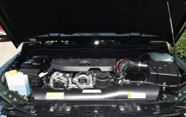 售26.99万元 北京BJ40雨林穿越版上市/原厂改装套件