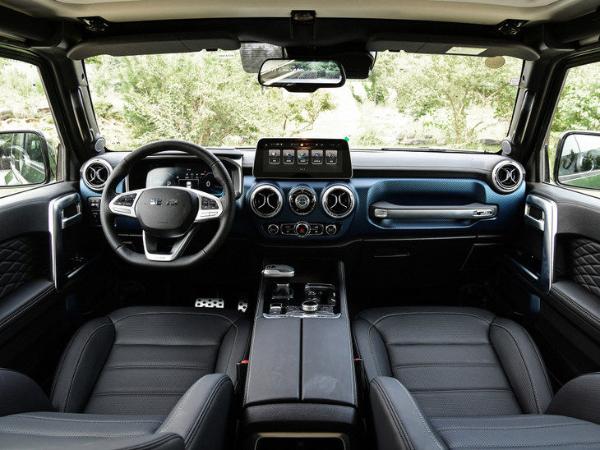 BJ40|短轴设计+三把锁 越野人最爱的“短刀”BJ40致敬2020版售16.99万起