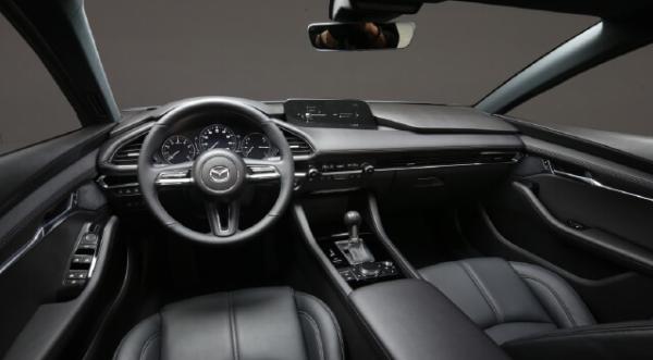 为何年轻人钟爱于它？马自达3昂克赛拉