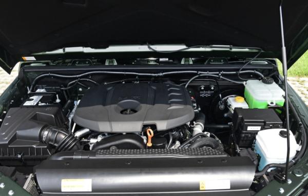 BJ40|短轴设计+三把锁 越野人最爱的“短刀”BJ40致敬2020版售16.99万起