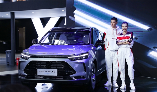 BEIJING汽车首款插混车型BEIJING-X7 PHEV亮相北京车展