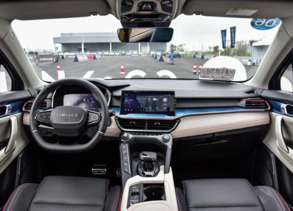 领克06将于今日正式上市 定位小型SUV/预售12.06万起