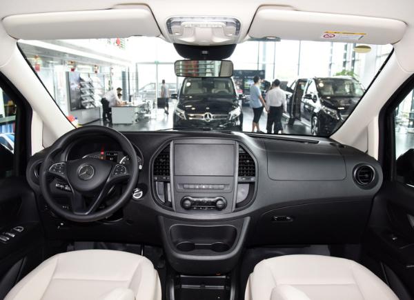 2020款奔驰威霆正式上市 售价区间28.98-34.18万元/配置调整