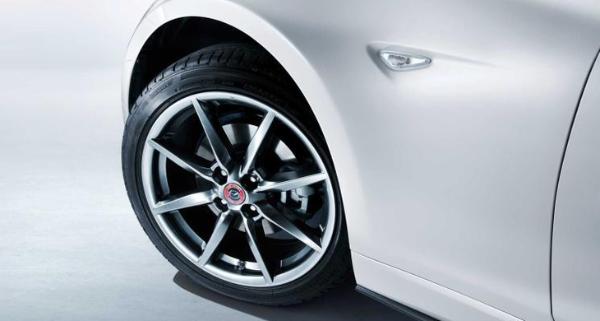 马自达|多款马自达百年特别版车型北京车展亮相 增专属车漆和标识