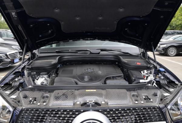 全新奔驰GLE轿跑SUV售78.88万元起 搭中国特供2.5T发动机