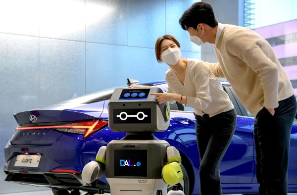开启非接触服务时代 现代汽车集团推出AI服务机器人“DAL-e”