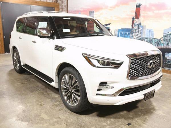 英菲尼迪新款QX80实车曝光 搭5.6L V8动力 对标雷克萨斯LX570